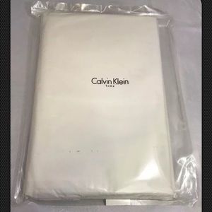 Calvin Klein bedskirt Double Row Cal King Limeston